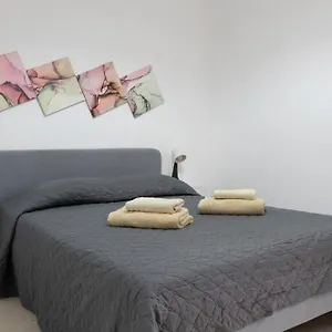 https://martinya-house-private-rooms-and-apartments.hotelaalgarve.com